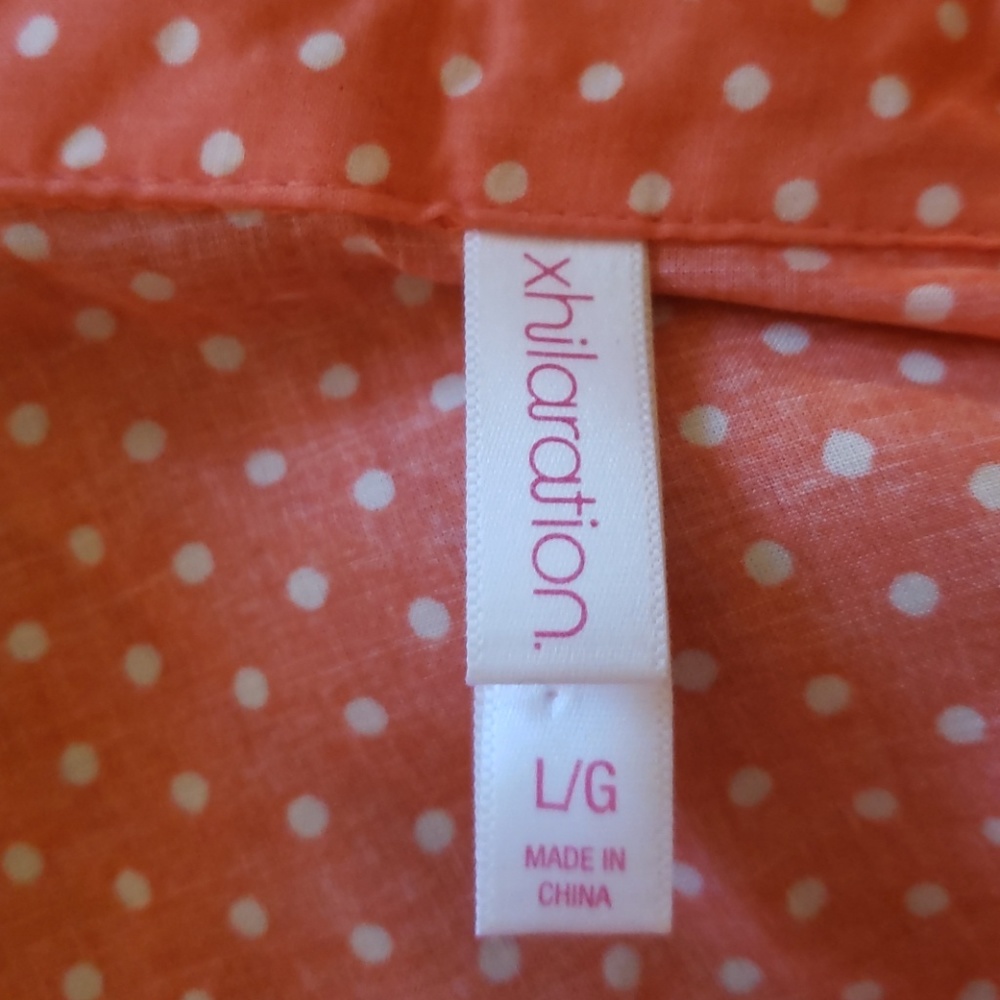 Hi-low button down. - Picture 7 of 7